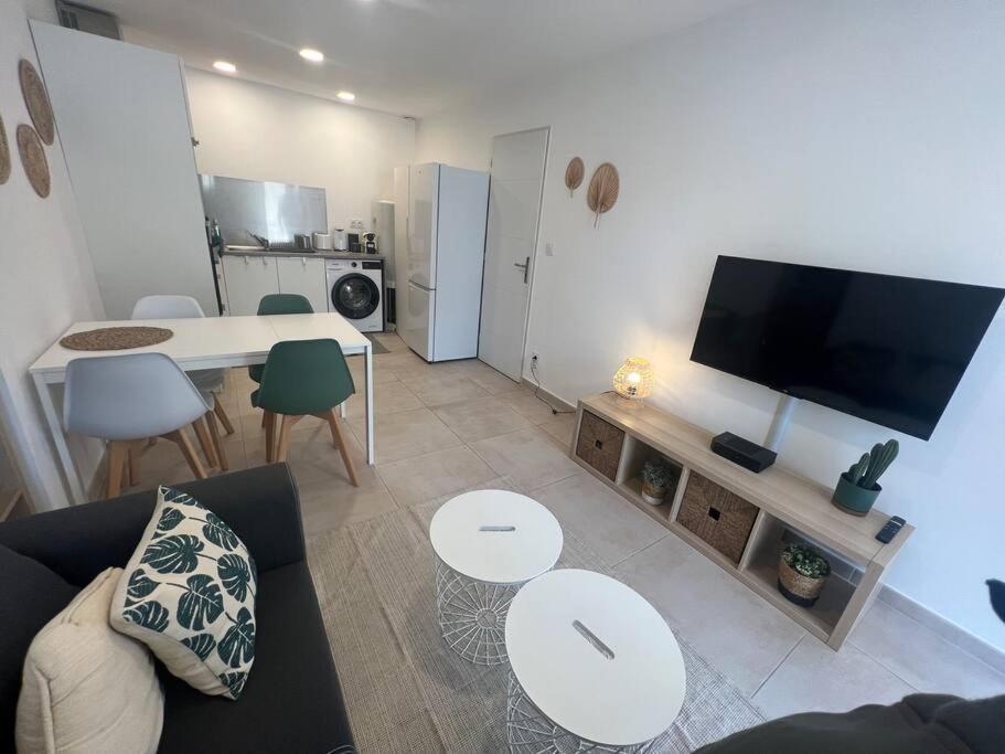 La Glycine - Parking Gratuit - Ac Clim - Cour Prive - Apartment วิลเนิฟ-เลส์-อาวิญง ภายนอก รูปภาพ
